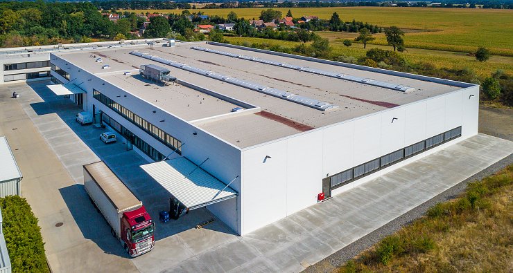 Produktionsgebäude Böllhoff Sonnewalde, Brandenburg, Schlüsselfertige Erweiterung einer Produktionshalle mit Büro- und Sozialtrakt, Außenanlagen, einschließlich Ausführungsplanung